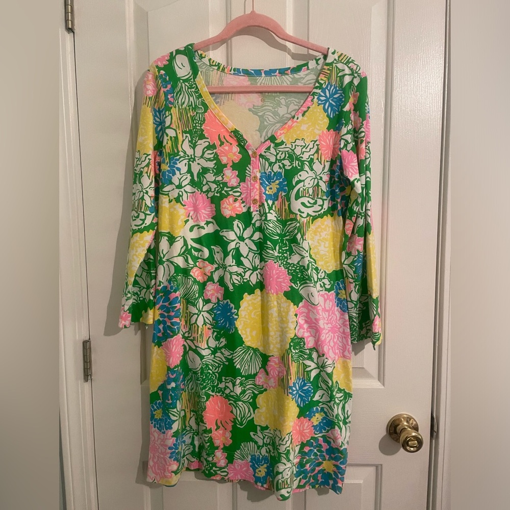 Lilly Pulitzer Roll Sleeve Medium